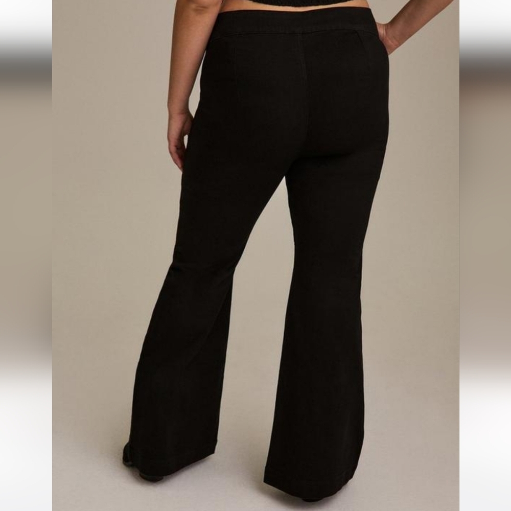 💥Sale💥NWOT Torrid Black Festi Lace Up Flare High Rise Jean - Picture 2 of 7